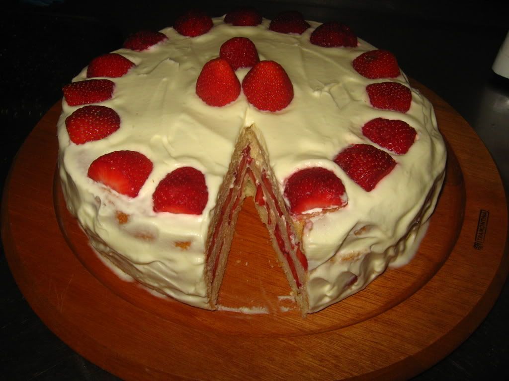 IMG_0874.jpg Torta de Morango com Chantilly image by older1953