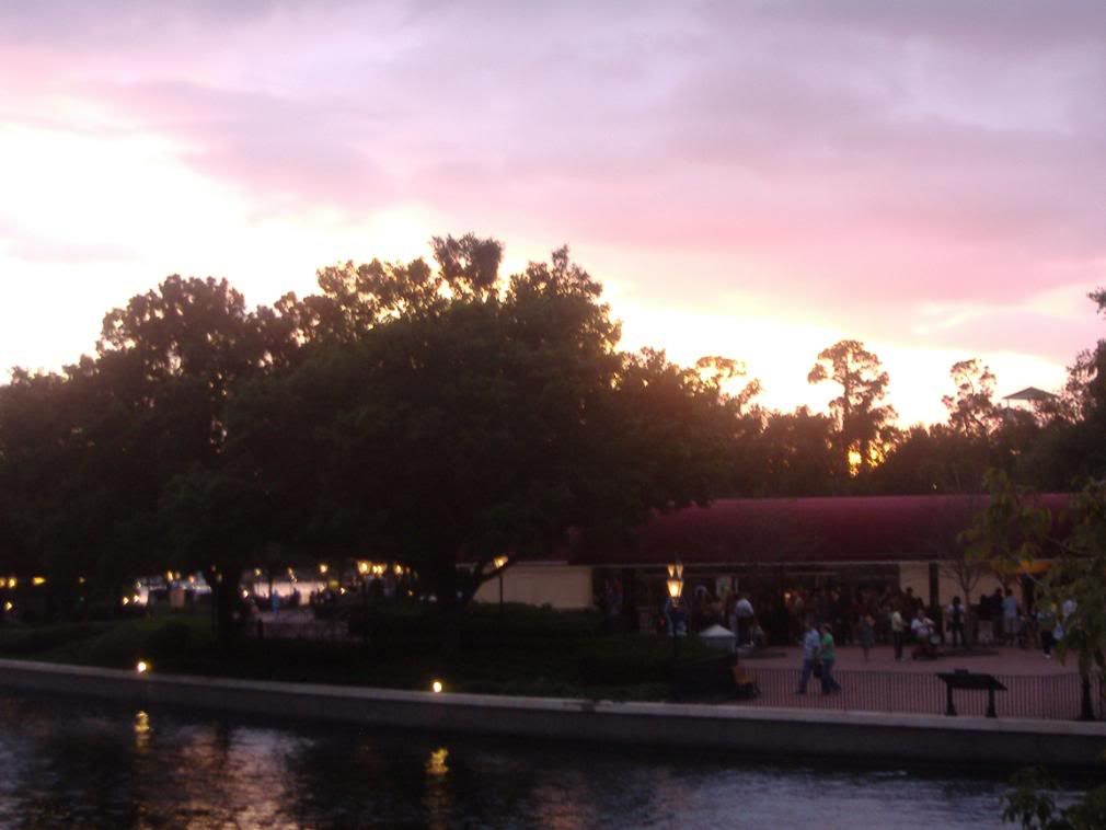 Disney08084.jpg