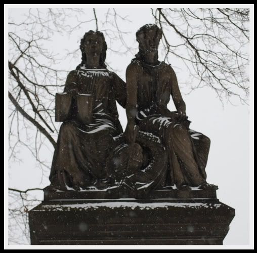 �lgin� Heykel Resimleri