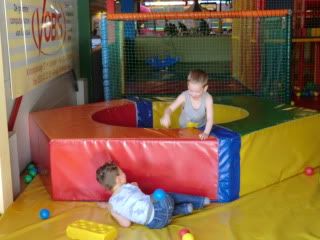 spelen met (achter)neefje malik