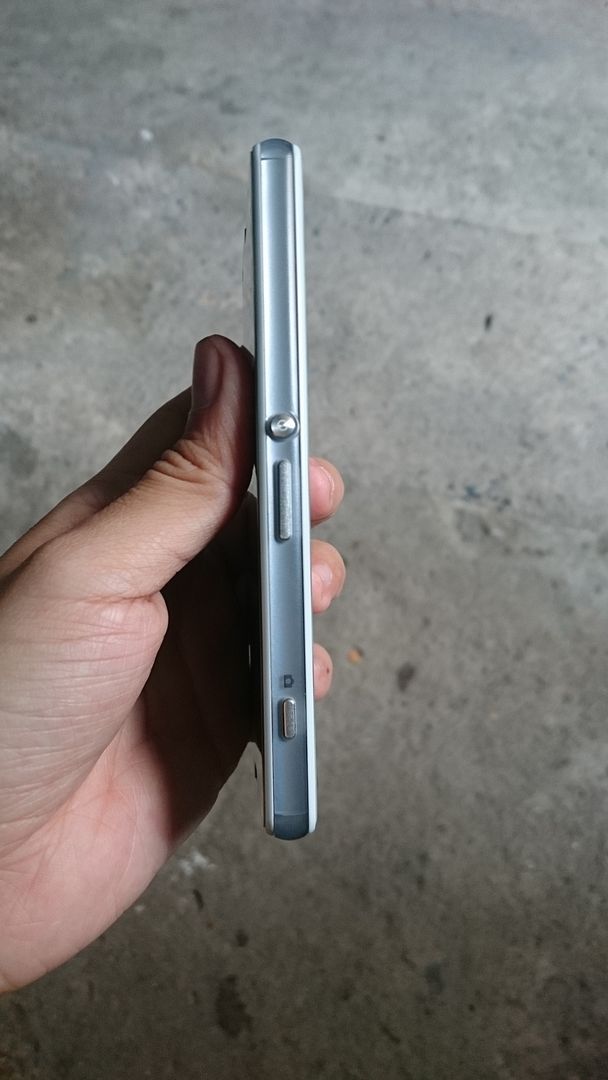 Z3 compact màu trắng chính hãng Sony bảo hành 16/10/2016 - 2