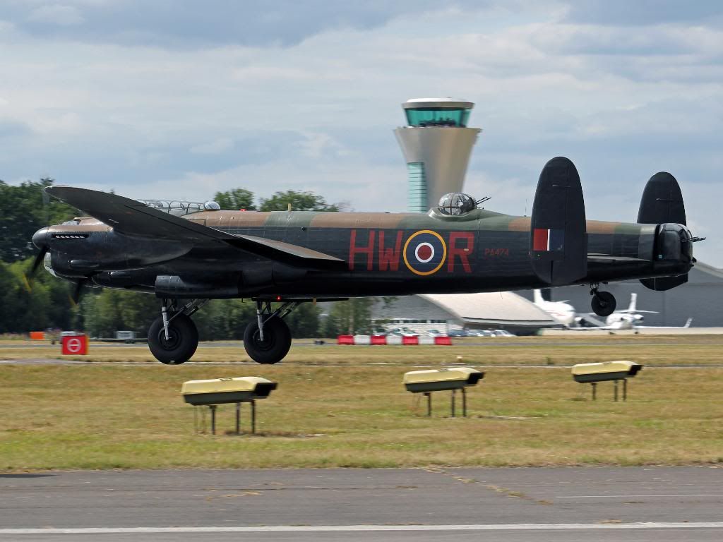 http://i278.photobucket.com/albums/kk85/gbnll/Farnborough%202010/LANC_A.jpg
