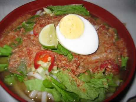 laksa asam. Asam Laksa is a Malaysian favourite especially in the northern states of Malaysia. It#39;s chilly hot and sourish very much akin to Tom Yam.