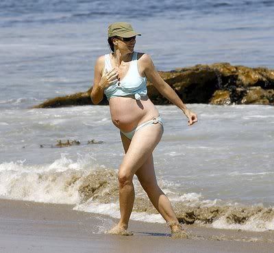 Minnie Driver pregnant with Son Henry Story Driver photo